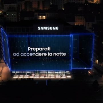 Il building di Milano di Samsung Italia si “veste” con una speciale proiezione virtuale 3D in vista dell’evento del 1° febbraio